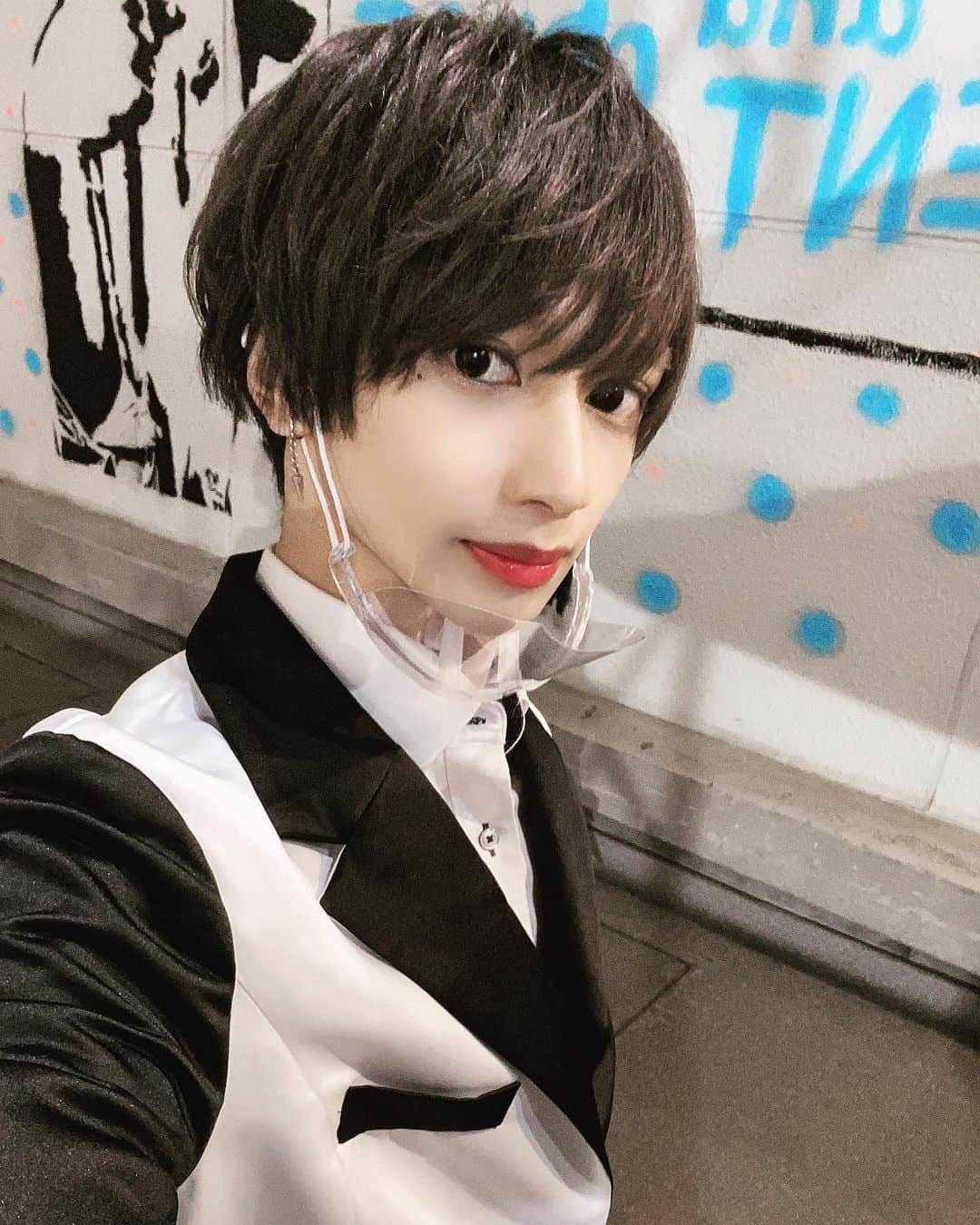 のインスタグラム：「どの衣装が、好みかな〜？😈💭 #コメントに書いてね✍ #リリイベ本当にありがとうございました 🏀🙇‍♂️ #ブザービーターリリースイベント #黒髪 #茶髪 #vietnamese #vietnam #followback #instagramers #tweegram #photooftheday  #패션 #메이크업 #뷰티 #20likes #amazing #smile #follow4follow #like4like #look #instalike #igers  #instadaily #instafollow #followme  #instagood #bestoftheday #instacool  #follow #style」