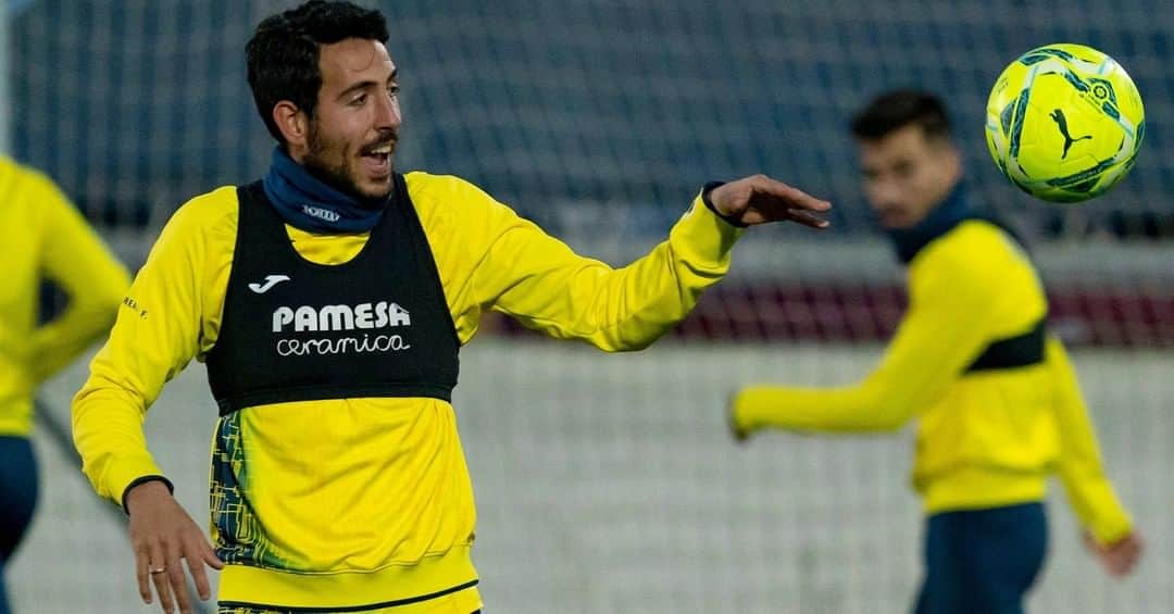 ビジャレアルCFのインスタグラム：「Un poco de magia 🧙‍♂️... .  A little bit of magic 🧙‍♂️...  #Villarreal #futbol #football #soccer #LaLiga」