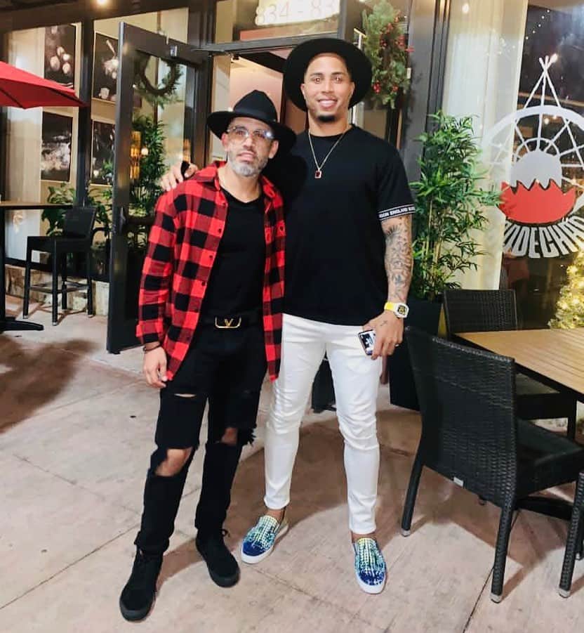 レオニス・マーティンのインスタグラム：「🇻🇪🇨🇺 dímelo @franciscoa88」