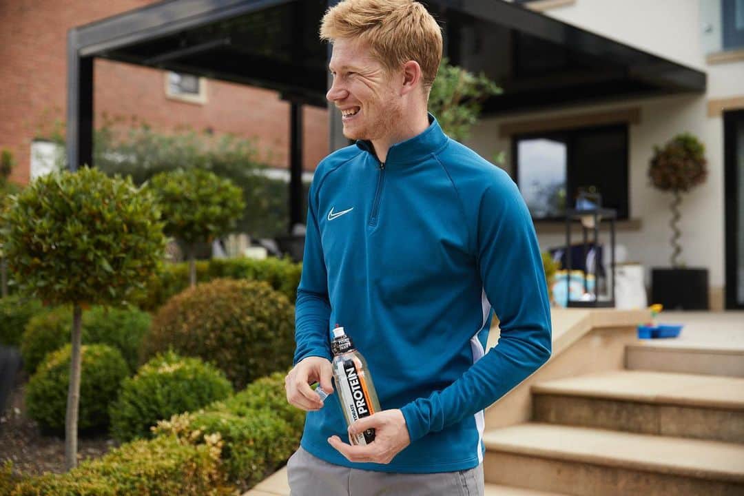 ケヴィン・デ・ブライネのインスタグラム：「Mood now @wowhydrate is back in stock 🙌 Get my hydration, vitamins and protein from the one and only #PushIt 💪 Now back in stock on their website!」