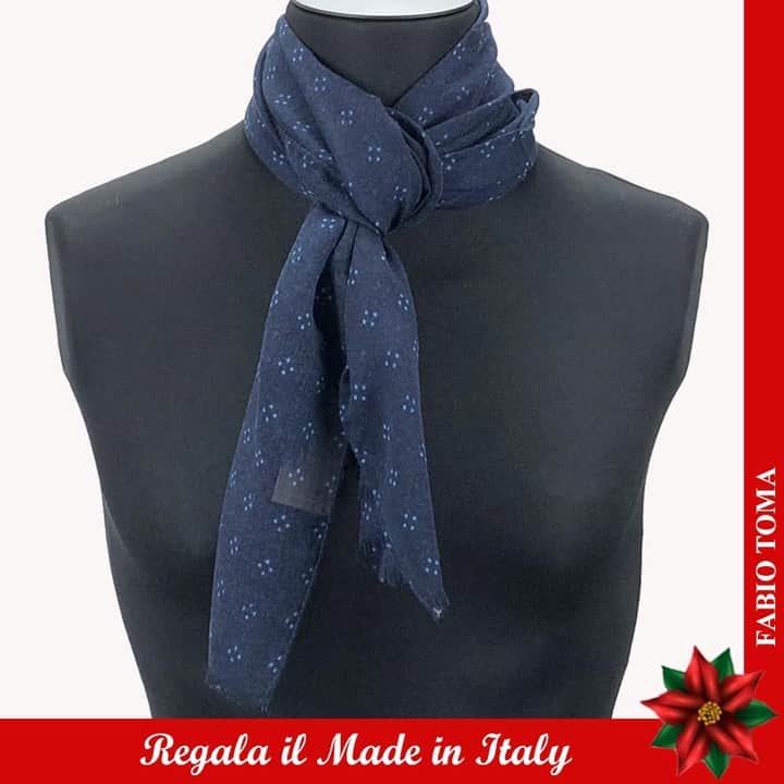のインスタグラム：「A qualcuno piace leggera... Se il tuo partner non soffre il freddo, la sciarpa in modal è il regalo perfetto!   https://www.fabiotoma.com/store/ shop@fabiotoma.com  #xmas2020 #fashion #italy #style #mrket #pittiuomo #nyc #instagood #handsome #girlinsuit #pitti #suitedup #fabiotoma #camicie #cravatte #foulard #sciarpe  #cinture #gilet #Pantaloni #Completi #tshirt #bracciali #classywomen #tie #giftsideas #giftsforhim」