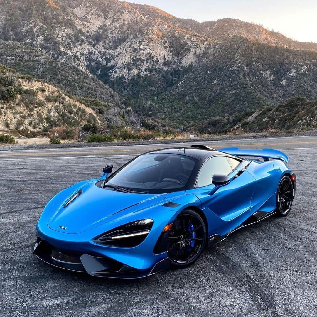 CarsWithoutLimitsさんのインスタグラム写真 - (CarsWithoutLimitsInstagram)「Cerulean Blue McLaren 765LT Photos @dsgolson  #carswithoutlimits」12月6日 22時04分 - carswithoutlimits