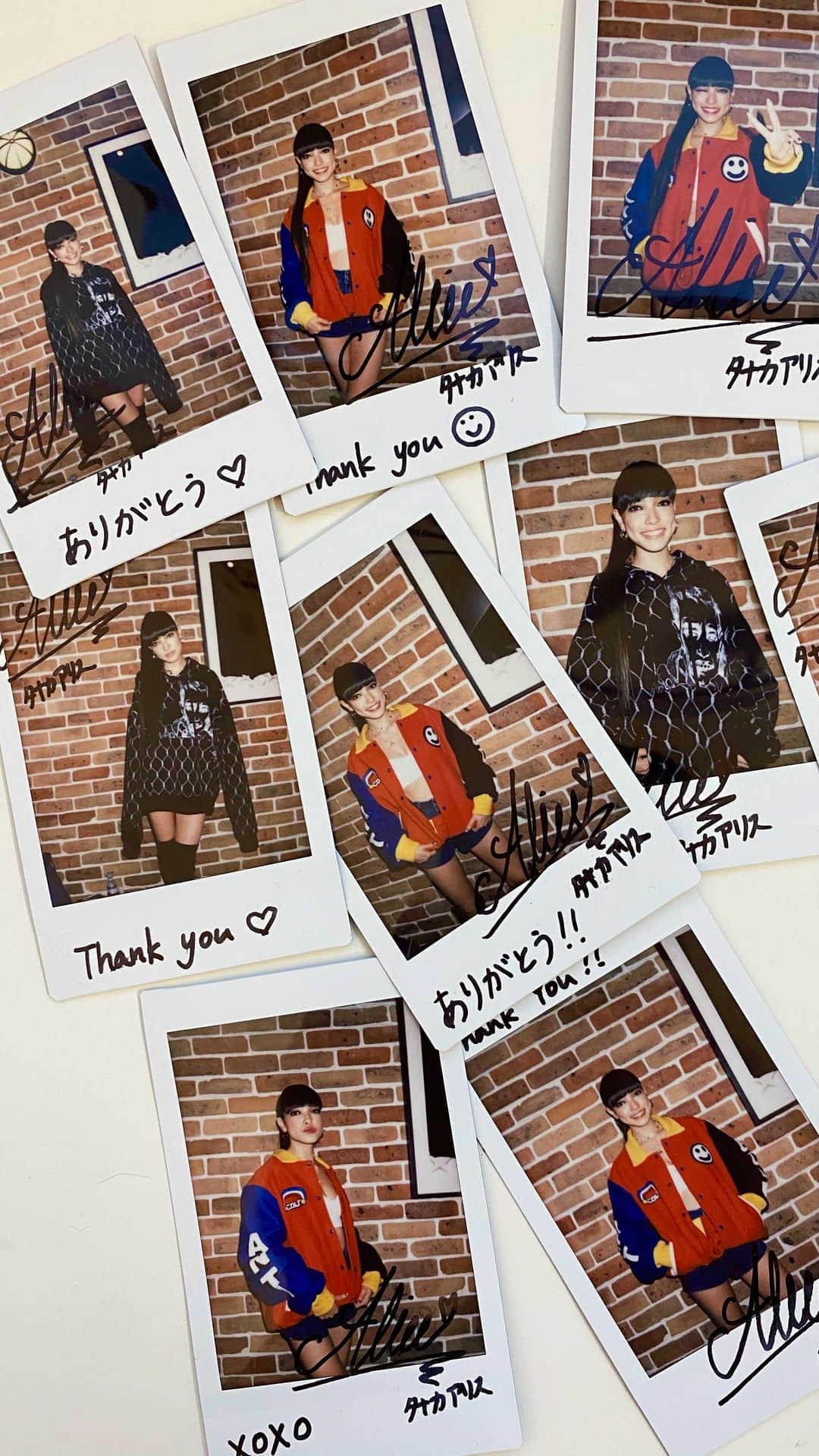 TANAKA ALICEのインスタグラム：「Who’s gonna get one of these??❤️ TOKIOバイナルリリーススペシャルキャンペーンの特典チェキだよ🤗 誰がゲット出来るかな⁇✨  #tokio#tanakaalice#vinyl#specialcampaign#polaroid#特別キャンペーン#チェキ」