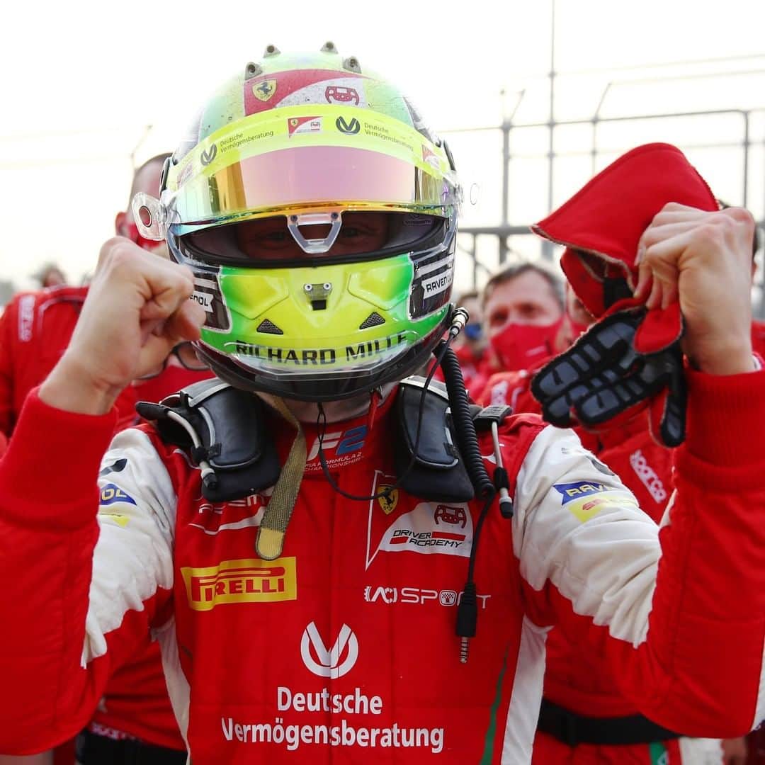 F1さんのインスタグラム写真 - (F1Instagram)「Mick Schumacher, Formula 2 champion! 🏆  #F2 #Formula2 #RoadToF1 #MickSchumacher @mickschumacher @fiaf2championship」12月6日 22時20分 - f1