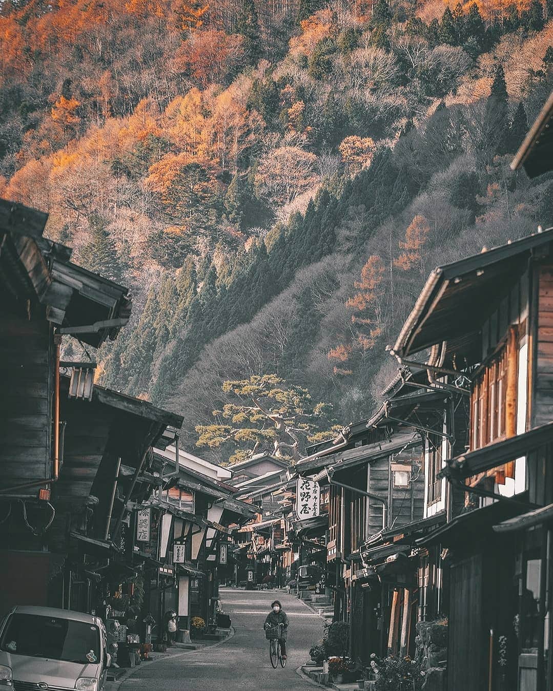 Berlin Tokyoのインスタグラム：「Travel in time to a quaint Japanese village, a world away from the city bustle. . . . #Hellofrom Narai, Nagano, #Japan」