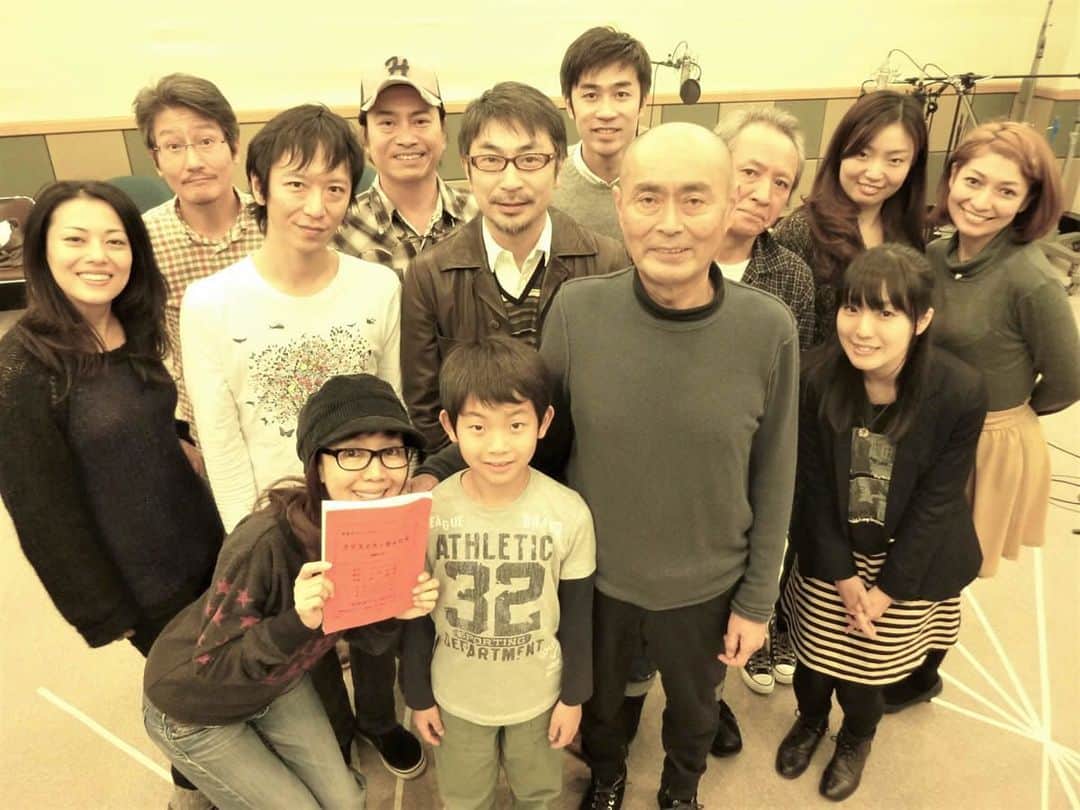 池田有希子のインスタグラム：「出演致しましたラジオドラマ、12月7日〜11日 NHK青春アドベンチャー『クリスマスキャロル』が再放送されます🎄よろしくお願いします🎅 出演】伊武雅刀　戸田恵子　平田広明　井上裕朗　原康義　近江谷太朗　池田有希子　石川由依　荒井志郎　秋山エリサ　中村彰男　小林親弘　牧野紗也子　続 nhk.or.jp/audio/html_se/…  #nhkradio #radiodrama #christmascarol」