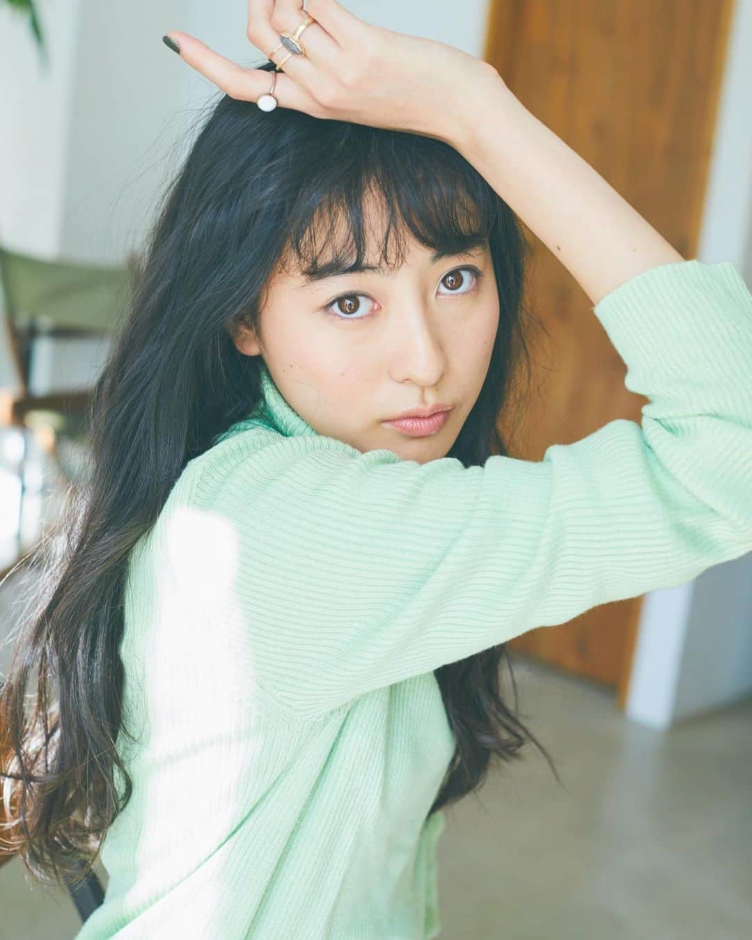 平塚麗奈さんのインスタグラム写真 - (平塚麗奈Instagram)「・ もう少しで2020年終わってしまうんですね~  今年ももう1ヶ月弱しかないけど、、 その1ヶ月で嬉しい事も楽しい事も 沢山沢山起こったら嬉しいな~ というか起こしたい⤴︎⤴︎⤴︎(^-^)  色々あった今年だからこそ 皆さんで前向きな年越し送りましょうね💡 デワおやすみなさい、！ませ、⤴︎」12月6日 22時36分 - hiratsuka_reina