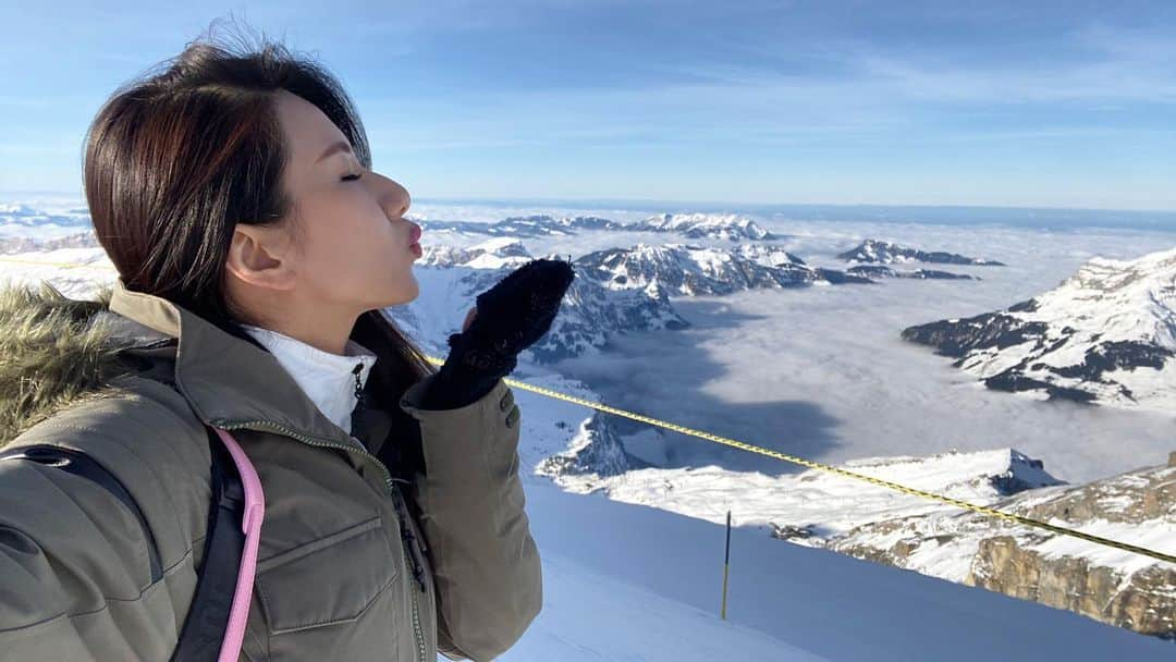 Chloe Yuenのインスタグラム：「Muah 💋   #駕到去歐洲  #imisshome #J2 星期一晚 20:30 #switzerland#titlismountain#hkig #traveltheworld#europetravel#yuenyeechloe」