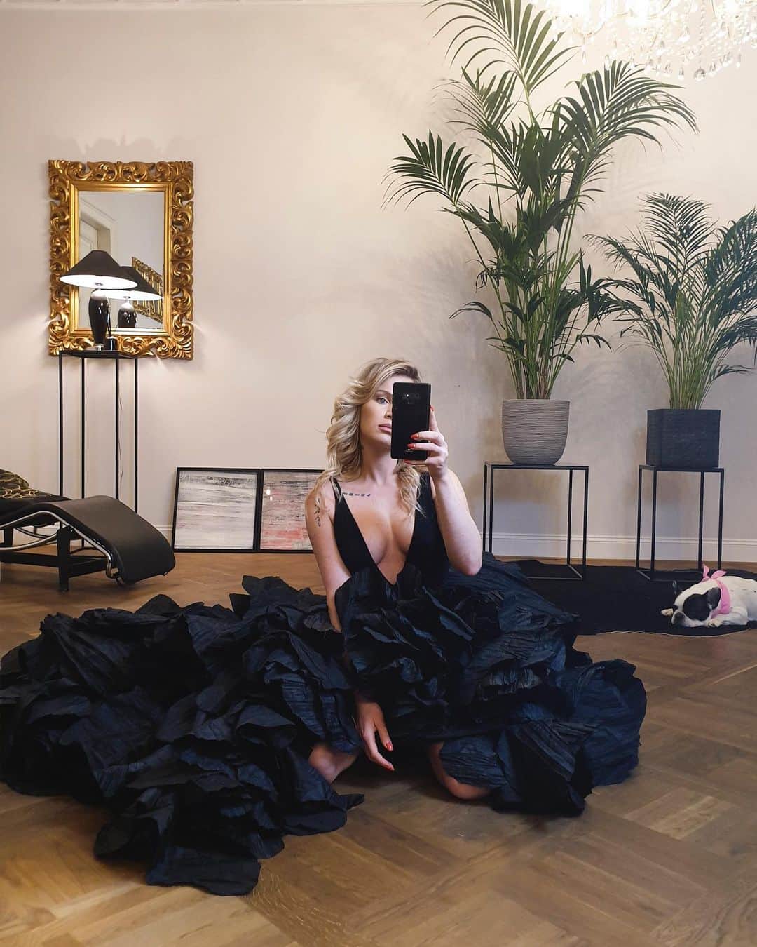 Juliett K.さんのインスタグラム写真 - (Juliett K.Instagram)「@robertczerwik dress ❤️👌🏼」12月6日 23時21分 - maffashion_official