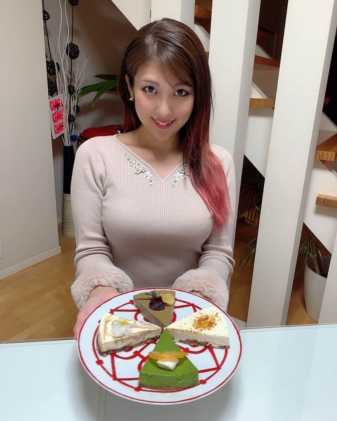 神谷麻美さんのインスタグラム写真 - (神谷麻美Instagram)「#namery の冷凍#チーズケーキ 美味しい☺️🍰💕✨ 私は溶かして食べてる方が好き🥰💕✨  #新宿スイーツ #チーズケーキ専門店」12月6日 23時15分 - asamice428