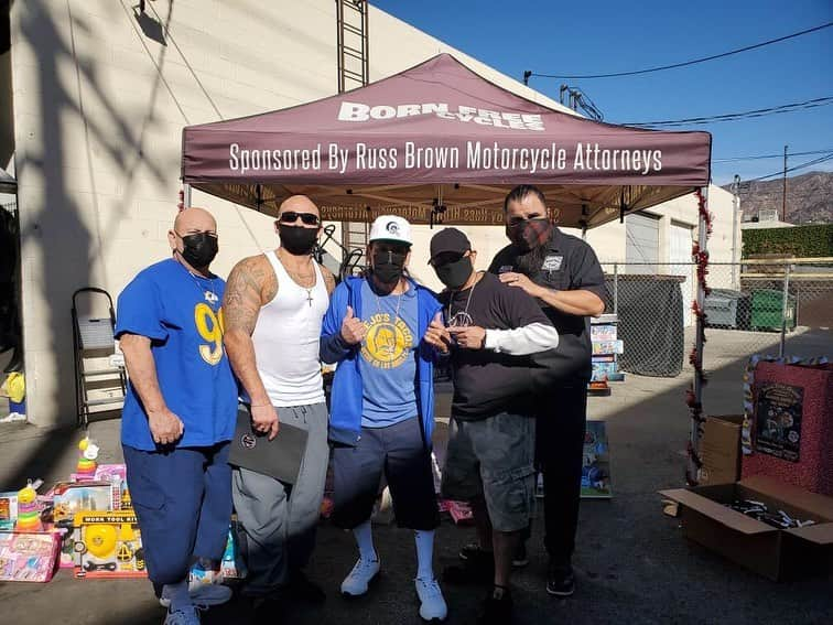 ダニー・トレホさんのインスタグラム写真 - (ダニー・トレホInstagram)「Thank you to everyone that donated to yesterday's LAPD Mission Division, @BornFreeCycles, and Hope of the Valley Toy Drives! #HappyHolidays」12月7日 4時50分 - officialdannytrejo