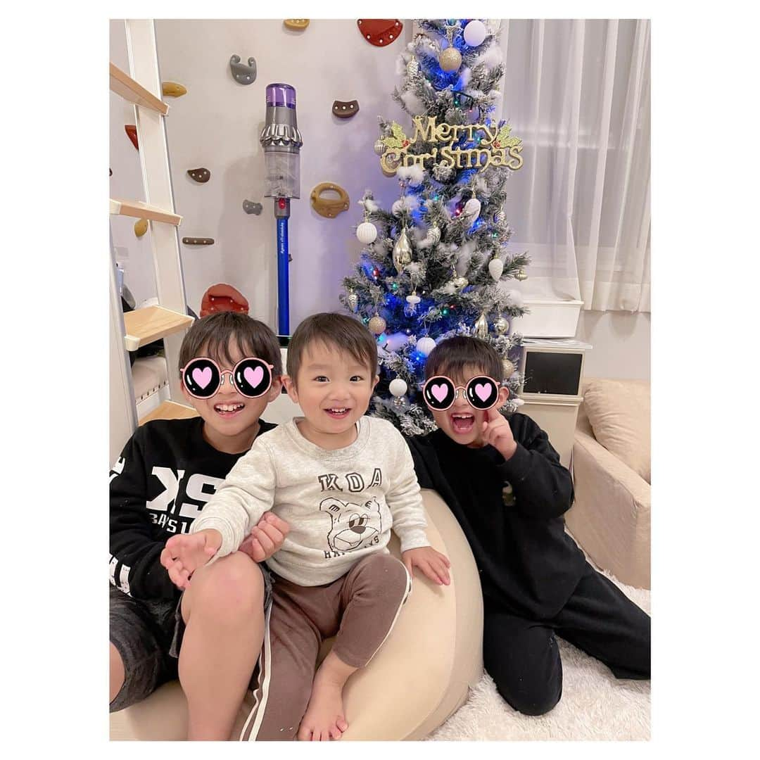 辻希美さんのインスタグラム写真 - (辻希美Instagram)「サンタ🎅さんにお手紙も書いて飾りました🎄💕  #クリスマス #ツリー #🎄🎄🎄 #希空は友達とお出かけ中　だったから #メンズショット #🎄💕」12月6日 23時22分 - tsujinozomi_official