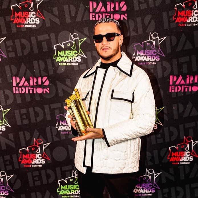ウブロさんのインスタグラム写真 - (ウブロInstagram)「@djsnake awarded #DJ of the Year at the 2020 NRJ Music Awards! Congratulations to our talented #HublotAmbassador!」12月6日 23時23分 - hublot