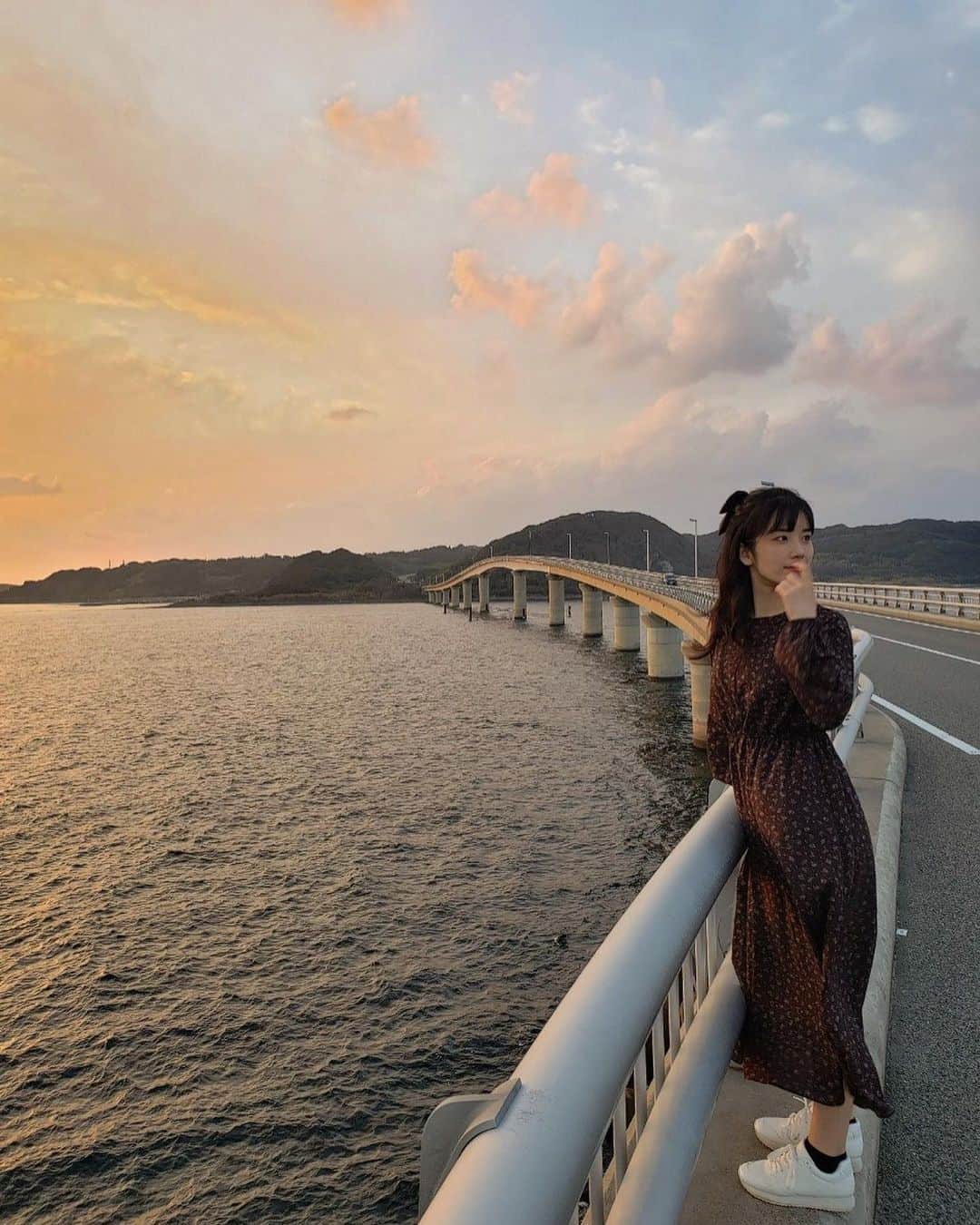 のインスタグラム：「明日からの新しい1週間も一緒に頑張りましょう❤️☺️  #引き続き#少し前の写真 #山口県#下関市#角島大橋」