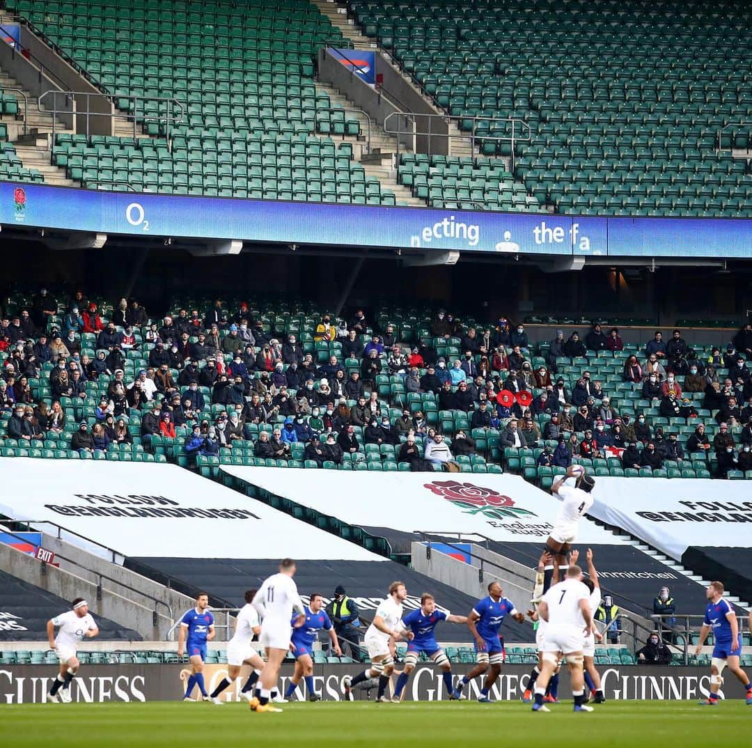 ラグビーイングランド代表さんのインスタグラム写真 - (ラグビーイングランド代表Instagram)「Welcome back 🌹 2,000 England fans back at Twickenham including 400 NHS staff 🙌  #ENGvFRA #QuilterInternationals #AutumnNationsCup」12月6日 23時31分 - englandrugby