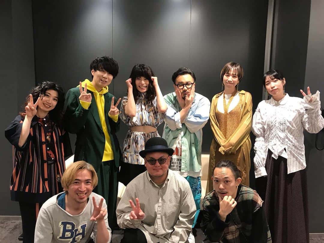 ほな・いこかのインスタグラム：「ゲスの極み乙女。生配信ライブ観ていただいた方、ありがとうございました♡ 楽しかったけど楽しかった。 ゲス万歳！」