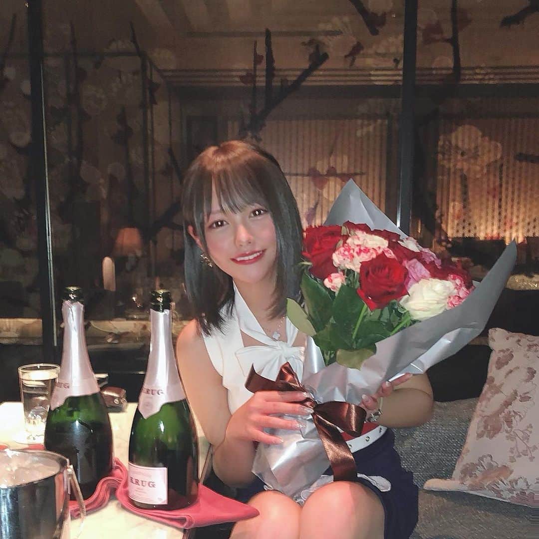 のインスタグラム：「１２月５日、２４歳になりました🌸 #誕生日 #ありがとうございます #六本木美人茶屋」