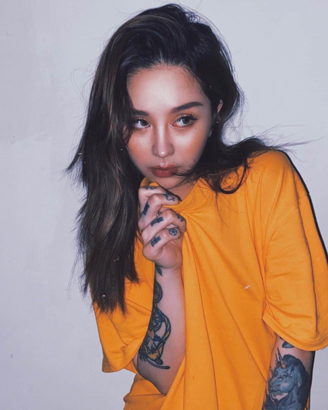 Abby Chenのインスタグラム：「穿弟弟的睡衣叫弟弟拍🤣  Photo by my brother. @lordichen」