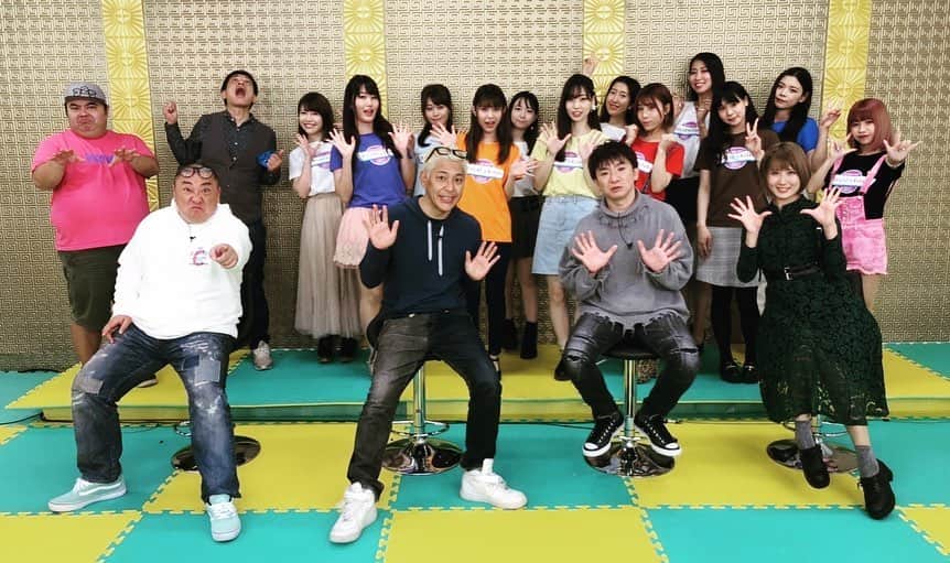 大崎菜々子のインスタグラム：「・ 極楽山本・ロンブー亮の『ARIGATEENA TV』 今月もテレビ埼玉で 毎週日曜日25:00〜25:30放送です！  白Tだから喋れないけど見てね🥺💕  #テレ玉 #TV #show  #sunday #talent #thankyou  #バラエティ  #fashiongram #좋아요 #팔로우미 #오오티디  #패션  #패션스타그램 #casual #followme #pleasefollowme #likeforlikes #pleaselike #model #cosplayer #l4l #fashion  #Dleepytown #girl  #cute #かわいい  #instagood #女子大生  #makeup #cosmetics」