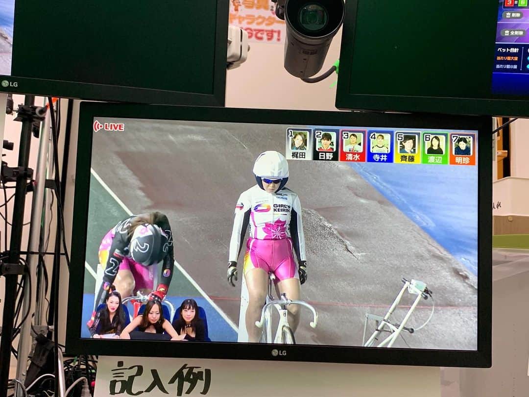 福山理子さんのインスタグラム写真 - (福山理子Instagram)「起きたtipstarだよ！ #競輪女子 #tipstar #競輪予想 #sexyファイターズ」12月7日 0時27分 - rikofukuyama
