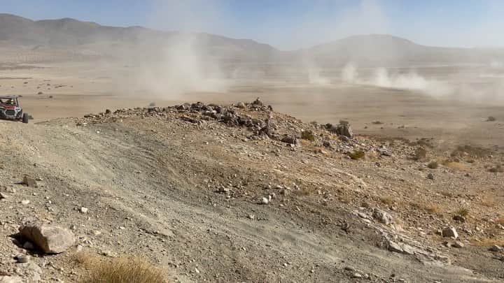 ジェンソン・バトンのインスタグラム：「@polarisrzr Turbo S + Johnson Valley = Fun!! What could I possibly be testing for?」