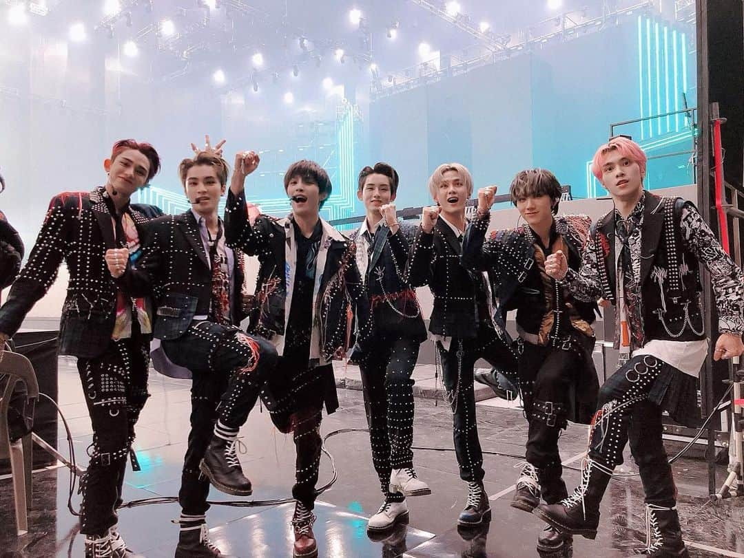 クン（KUN）さんのインスタグラム写真 - (クン（KUN）Instagram)「Did you enjoyed our stage today? Hahahaha thank you to all the staff and members most importantly thank you guys!!!Love u💚」12月7日 0時45分 - kun11xd