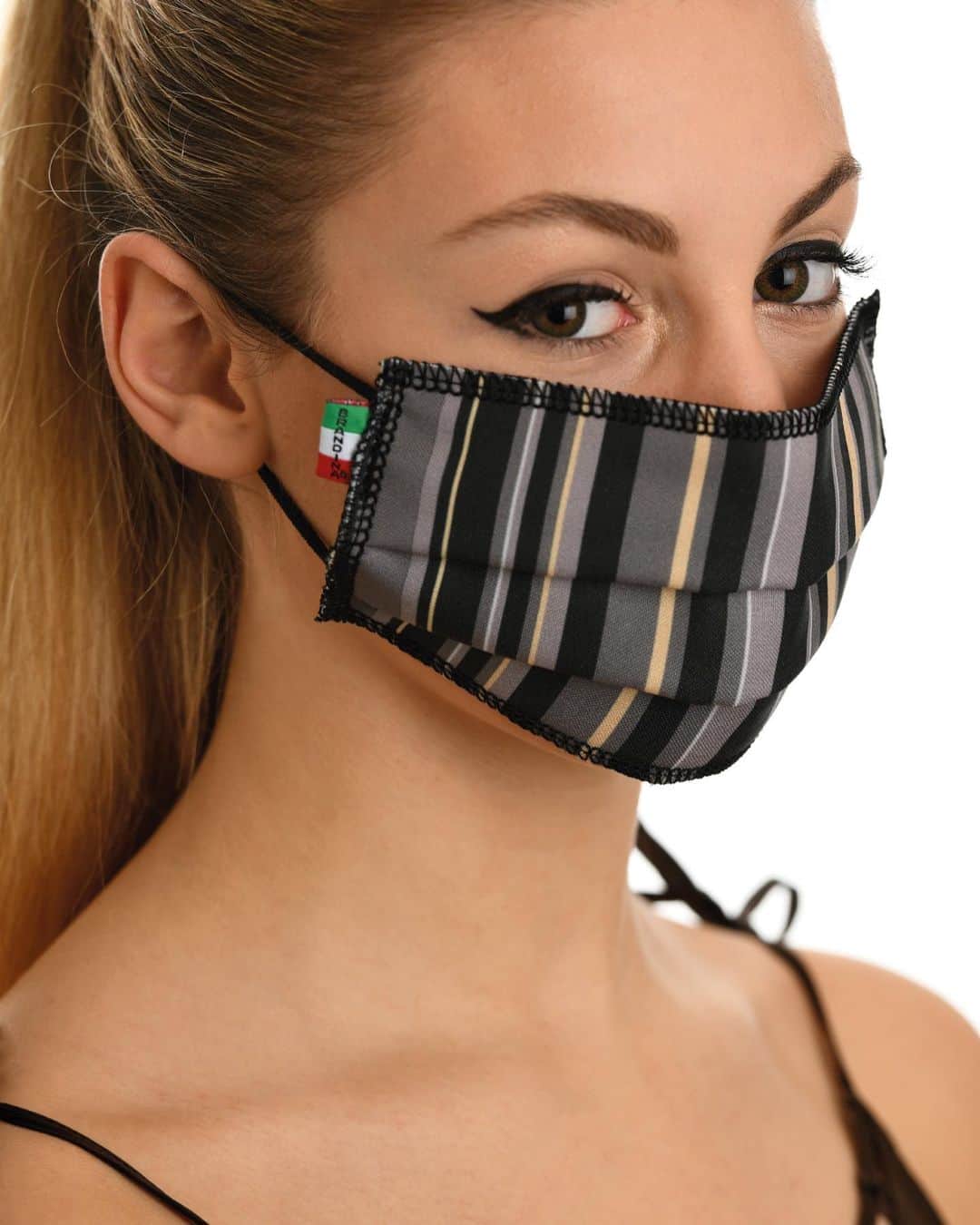 のインスタグラム：「Le mascherine Brandina disponibili in cinque nuovi colori.  Scoprile online o nelle nostre botteghe.  #covid19 #covid19italia #coronavirus #brandinatheoriginal #mascherine #mascherinecoronavirus #mascherinepersonalizzate」