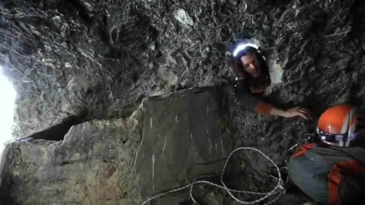 Cory Richardsのインスタグラム：「A behind the scenes look at @mattsegal best off-width techniques to gain entry into a previously unexplored "Sky Cave" in Mustang, Nepal.⁠ ⁠ We rappelled down from the valley walls above to squirm and wiggle into crumbling entrances.⁠ ⁠ Shot #onassignment for @natgeo」