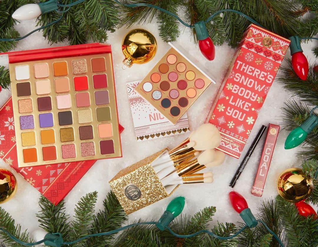 BH Cosmeticsさんのインスタグラム写真 - (BH CosmeticsInstagram)「Skip the shipping and head to your fave @ultabeauty location for 25% off some #HoHoHolidays must-haves this weekend 🛍 #bhcosmetics」12月7日 1時01分 - bhcosmetics