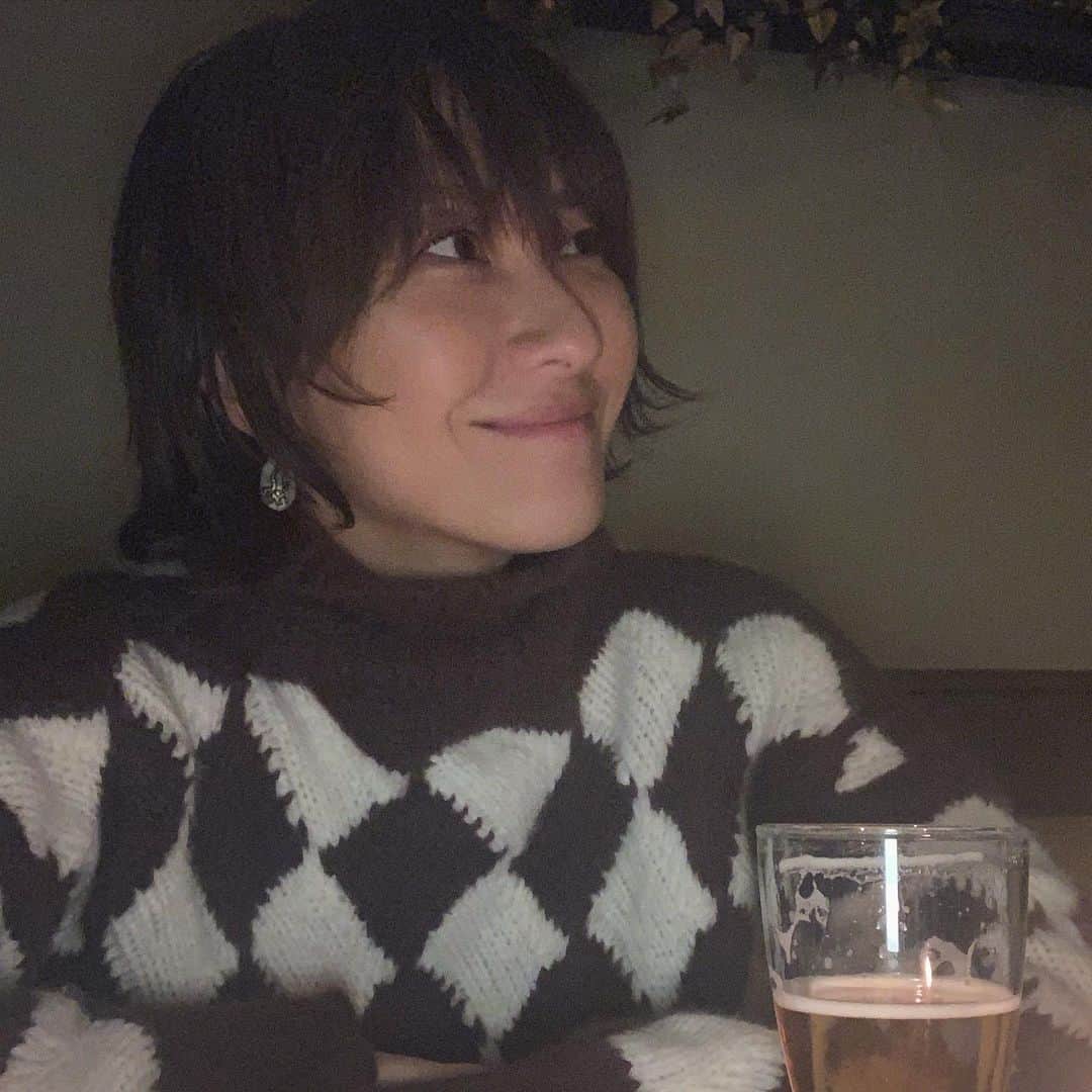風間ゆみえのインスタグラム：「久しぶりにデートね。  ニットが似合ってると褒められて上機嫌♪ @plan_c_official のニットがフォトジェニックで好きだわ。  #yumie_k_style」