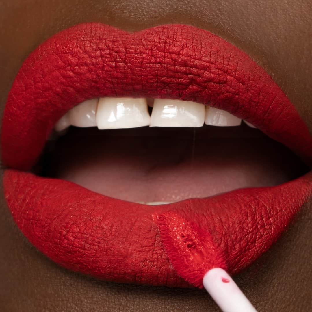 Smashboxのインスタグラム：「Santa could never. Smashbox on the other hand...😉」