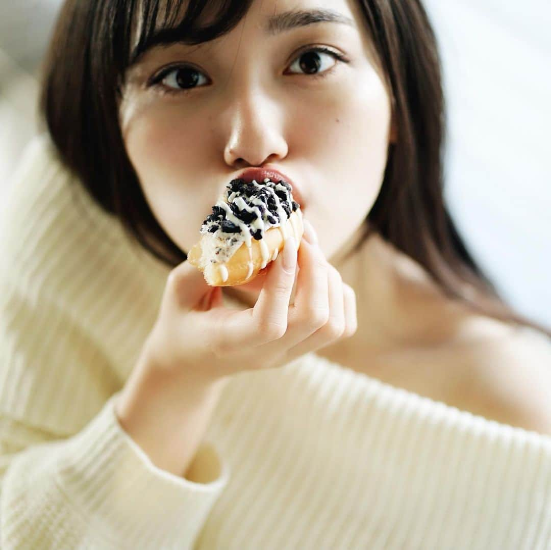 林花音のインスタグラム：「ドーナッツだいすきまん🍩 ・ ・ ・ ・ ・ ・ ・ ・ ・ ・ ・ ・ ・ ・」