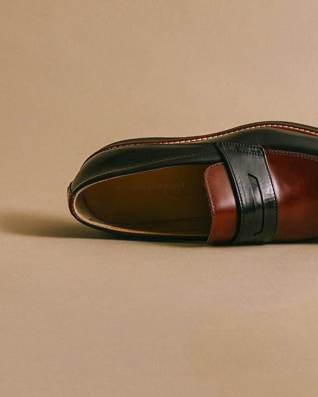 ウォントのインスタグラム：「A timeless and minimal silhouette.  #wantlesessentiels」