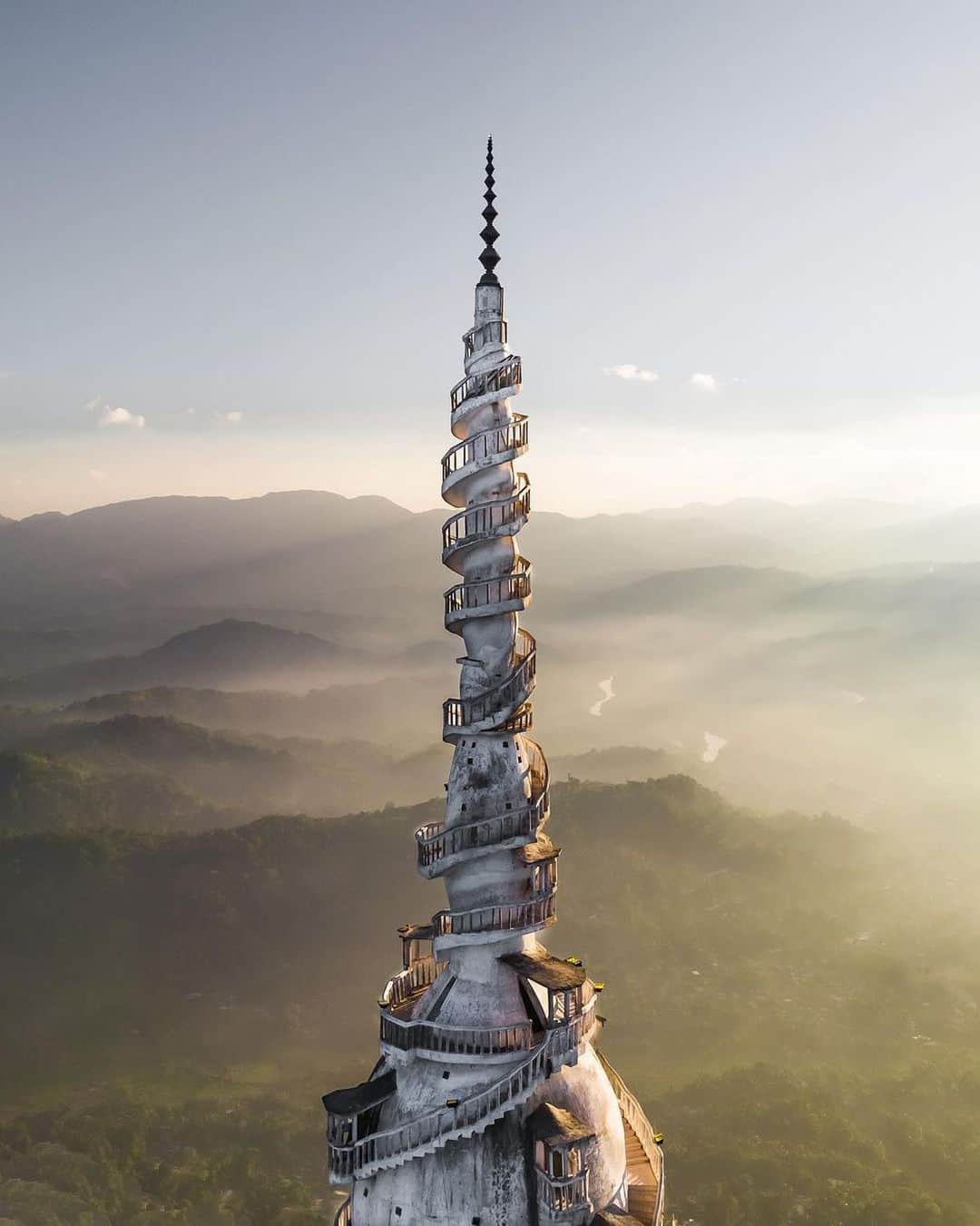 Instagramさんのインスタグラム写真 - (InstagramInstagram)「#HelloFrom the Ambuluwawa Tower in Sri Lanka.⁣⁣ ⁣⁣ We are dreaming of climbing the narrow winding stairway of this unusual structure. Part of a biodiversity complex, the hilltop tower is a celebration of environmentalism and religious diversity; it’s the country’s first multi-religious sanctuary.⁣⁣ ⁣⁣ Photo by @stefanogera」12月7日 1時46分 - instagram