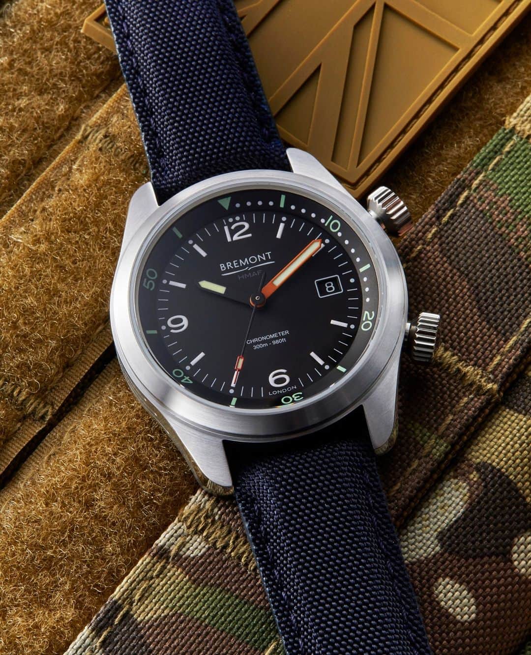 のインスタグラム：「Within our Armed Forces Collection, the ' @royalnavy watch' carries a strong and fitting name - the Argonaut.⁠ ⁠ This name is inspired by Greek mythology and synonymous with Navy history having appeared on Commissioned ships for nearly 250 years. ⁠ ⁠ Tap to discover the origin of the Argonaut.⁠ ⁠ #bremont #bremontwatches #armedforces #hermajestysarmedforces #britisharmy #royalairforce #raf #royalnavy #navy #army #military #militarywatch #ww2⁠」