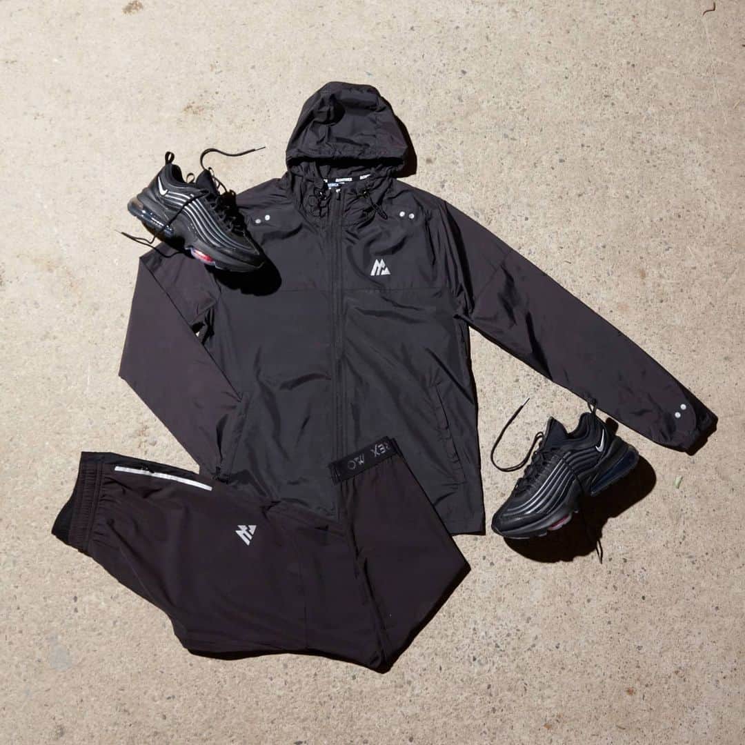 FOOTASYLUMさんのインスタグラム写真 - (FOOTASYLUMInstagram)「Perfect for on the go. 🔥  Complete the look with the @montirex Draft Windrunner Jacket, Trek 2.0 Pants & @Nikesportswear Air Max ZM950.  #Footasylum #Montirex #Nike #ZM950」12月7日 2時13分 - footasylum