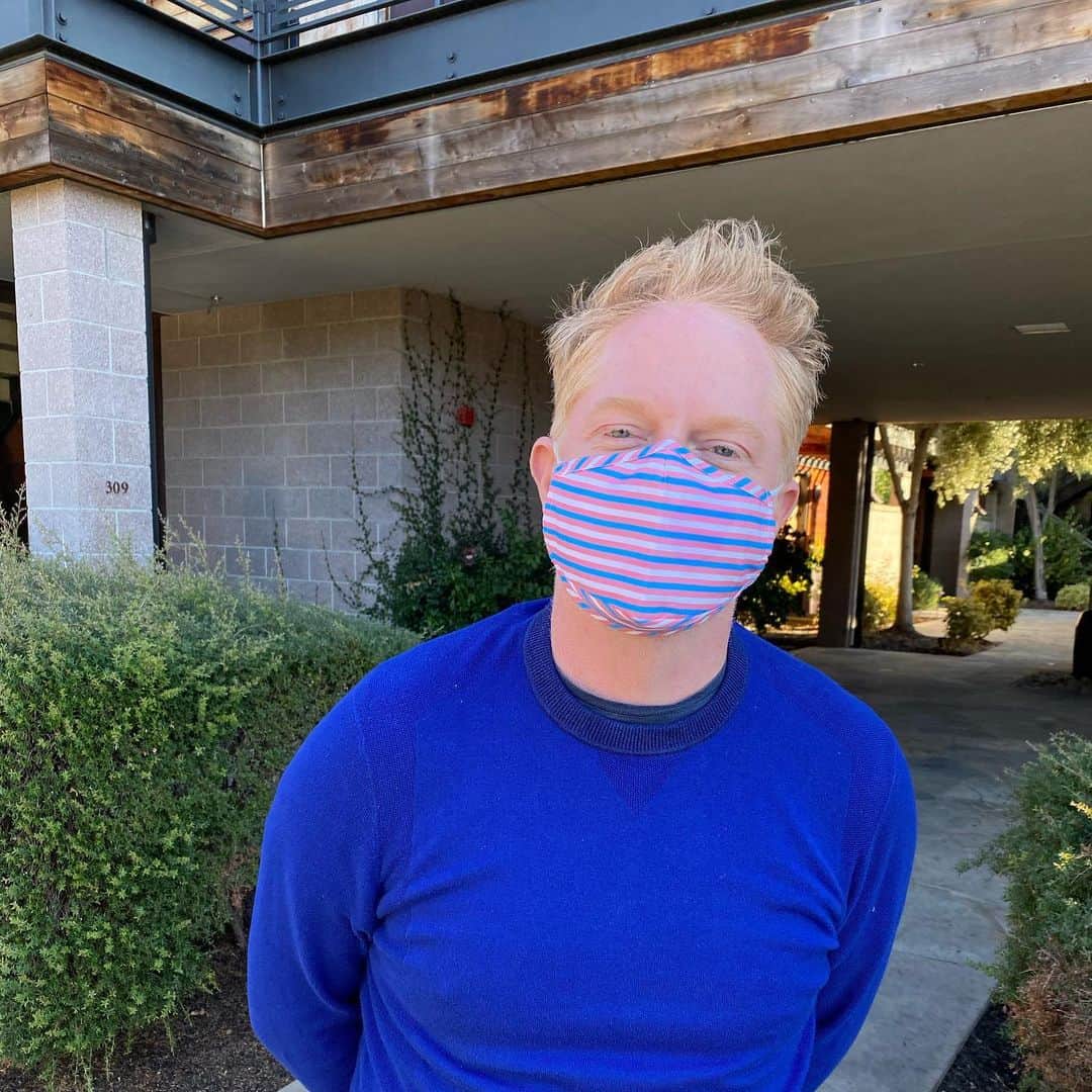 ジェシー・タイラー・ファーガソンのインスタグラム：「The queer mask collection is available now along with several other gift ideas & all proceeds go to my organization @tietheknotorg to support lgbtq+ equality. ❤️ 🏳️‍🌈 link in bio www.TheTieBar.com/JTF  EDIT: we sold out of these in 30 minutes! We are working on getting more in stock ASAP. In the meantime check out our other great products that support equality! And don’t forget to sign up for our mailing list so we can let you know when more are in stock!」