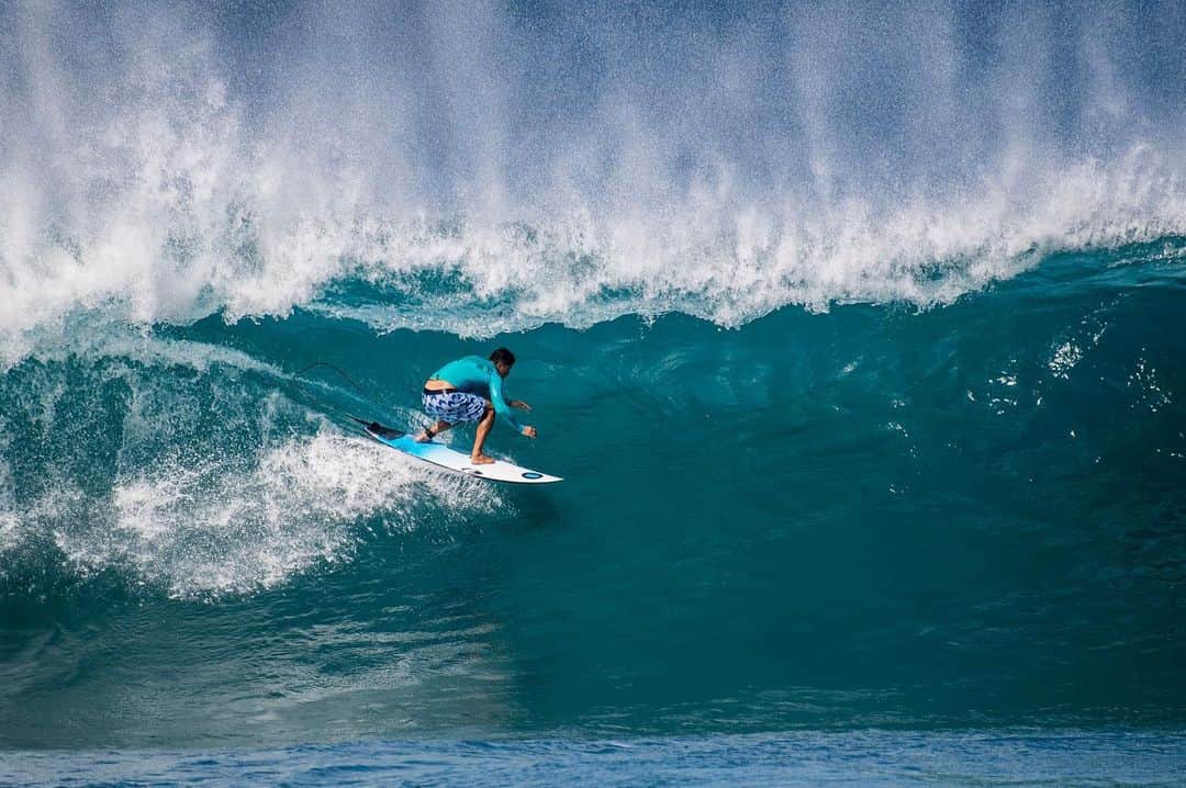 ミグエル・プッポのインスタグラム：「Tudo azul🔷🌊 #hawaii #Deusnocomando (📸: @badboyryry_ )」