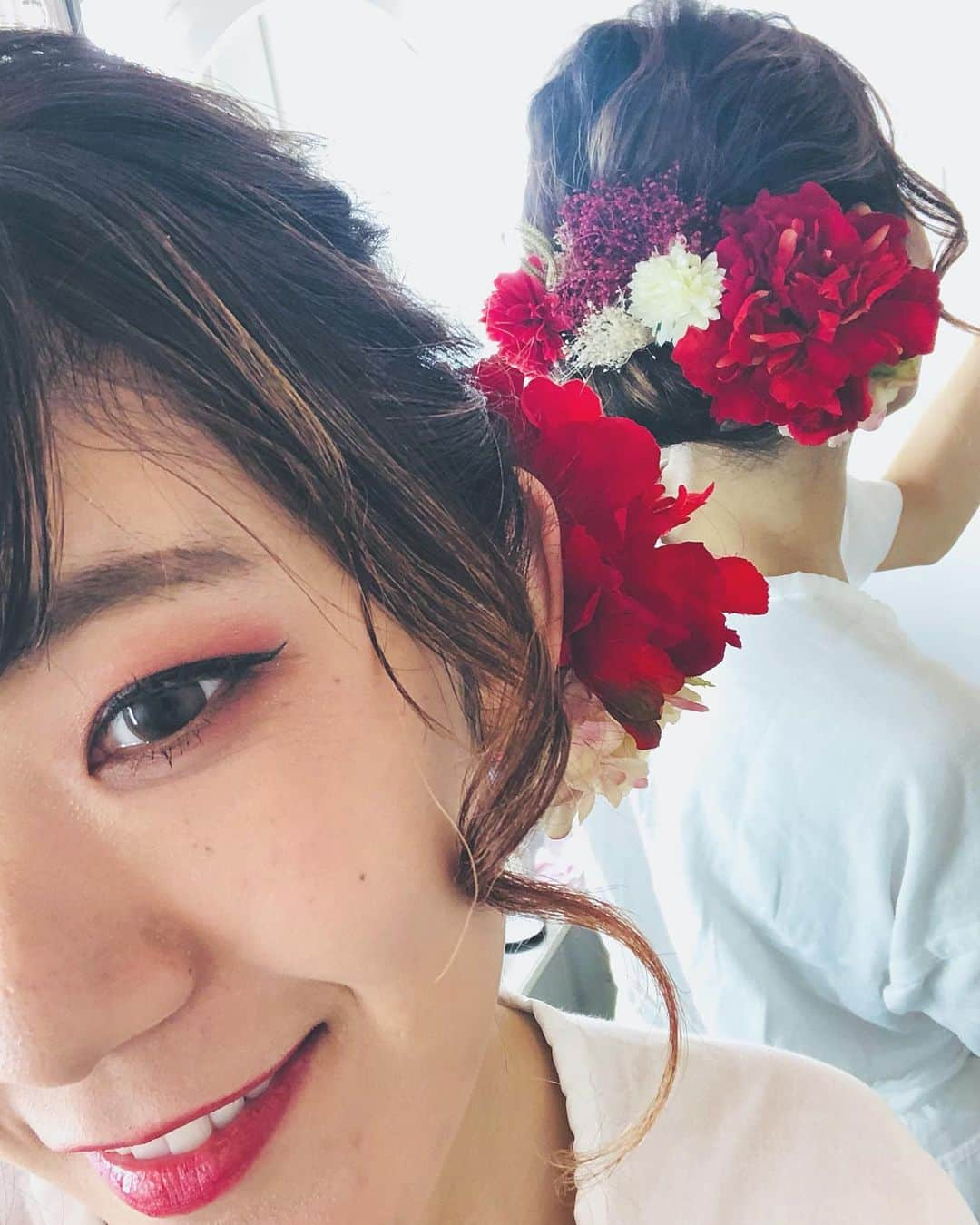 清水玲奈のインスタグラム：「撮影で やってもらった和装ヘアが 素敵だった🌸👘🙌  #そろそろ髪切ろうかな  #和装ヘア #ヘアスタイル  #ヘアスタイルミディアム  #和 #🇯🇵」