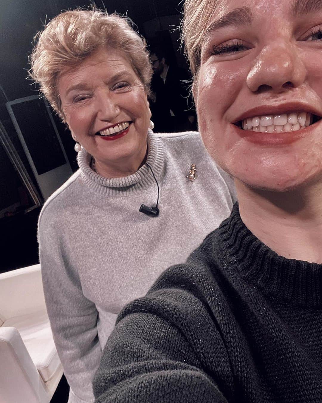 ベアトリーチェ・ヴィオのインスタグラム：「Da grande voglio essere Mara Maionchi! 😍🤟🏼⁣ @realmaramaionchi」