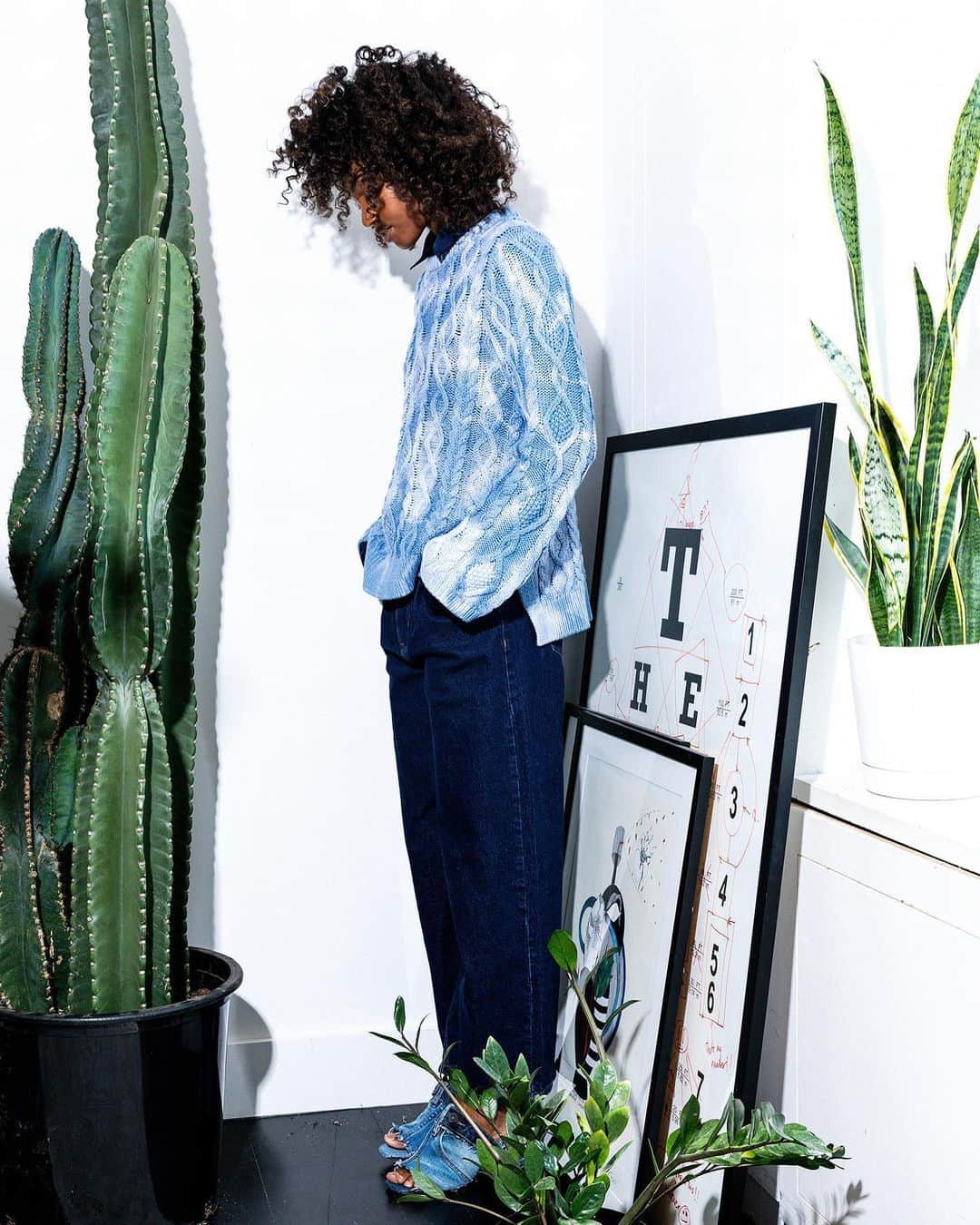 ニコールミラーのインスタグラム：「Winter necessities: a chunky cable knit and tie dye. #NMResort2020 #newarrivals #shopnow」