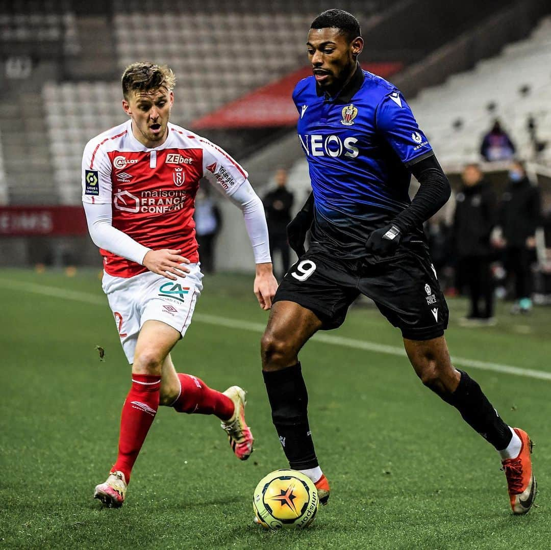 リーグ・アンさんのインスタグラム写真 - (リーグ・アンInstagram)「Le @stadedereims et l’@ogcnice se quittent sur un score nul et vierge. (0-0) 🤝 . Stade de Reims and OGC Nice plat Out à scoreless draw . #Ligue1UberEats #Reims #StadeDeReims #Nice #OGCN」12月7日 3時05分 - ligue1ubereats