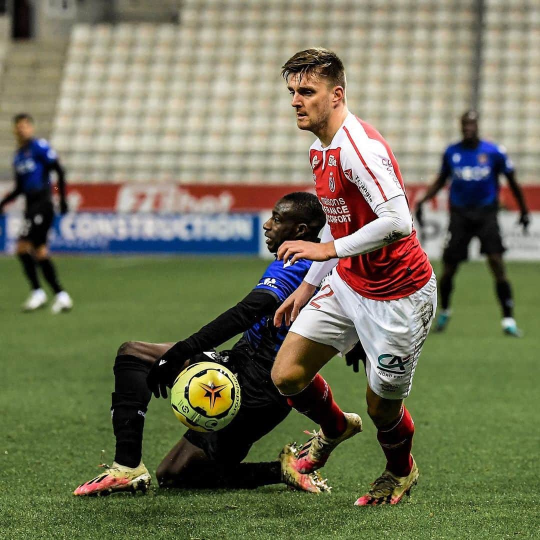 リーグ・アンさんのインスタグラム写真 - (リーグ・アンInstagram)「Le @stadedereims et l’@ogcnice se quittent sur un score nul et vierge. (0-0) 🤝 . Stade de Reims and OGC Nice plat Out à scoreless draw . #Ligue1UberEats #Reims #StadeDeReims #Nice #OGCN」12月7日 3時05分 - ligue1ubereats