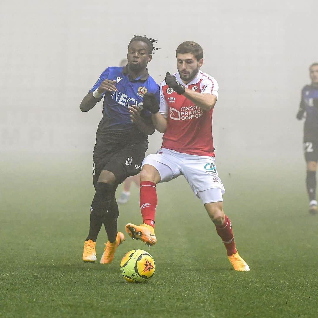 リーグ・アンさんのインスタグラム写真 - (リーグ・アンInstagram)「Le @stadedereims et l’@ogcnice se quittent sur un score nul et vierge. (0-0) 🤝 . Stade de Reims and OGC Nice plat Out à scoreless draw . #Ligue1UberEats #Reims #StadeDeReims #Nice #OGCN」12月7日 3時05分 - ligue1ubereats