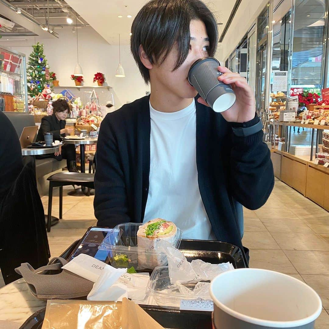 新井瑞樹さんのインスタグラム写真 - (新井瑞樹Instagram)「☕️🥪」12月7日 12時40分 - mizuki10_official