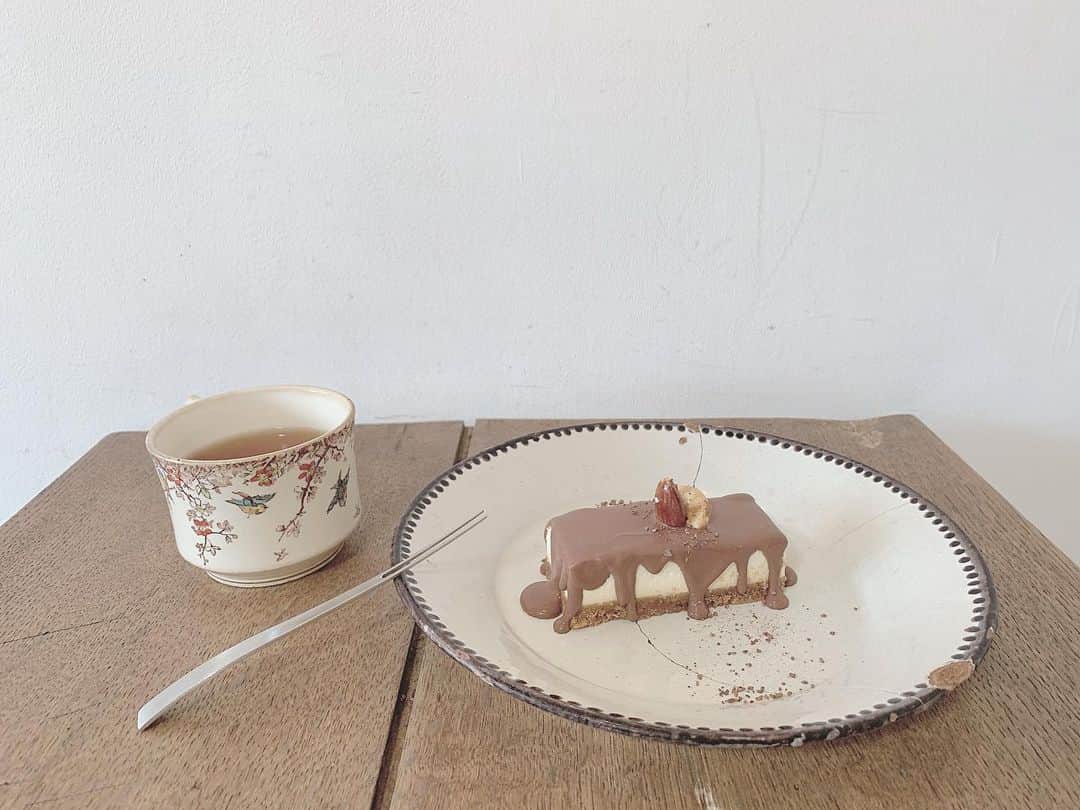 のインスタグラム：「🐇𓂃レアチーズケーキ  看板が無い隠れ家カフェ「今是」 . . . #門司港カフェ #門司港　#小倉カフェ #小倉　#福岡　#福岡カフェ  #今是」