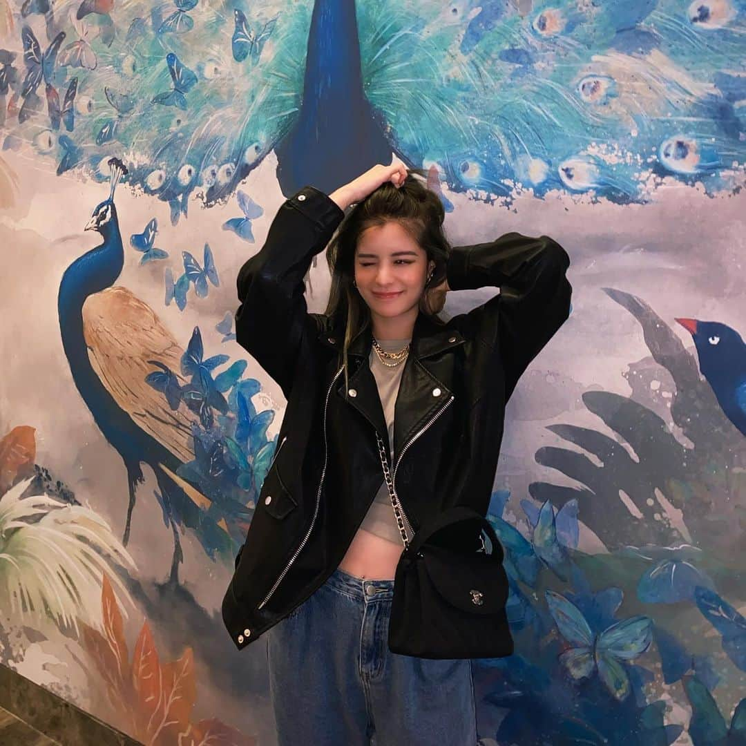 林咖安（Lyla）さんのインスタグラム写真 - (林咖安（Lyla）Instagram)「𝐌𝐨𝐧𝐝𝐚𝐲 𝐁𝐥𝐮𝐞 🐋 這週有好多活動要準備 覺得時間也太快 怎麼一轉眼今年又到12月了😅  #decemberdaily  #LVXMN #mondaymood」12月7日 13時19分 - _______lyla_______