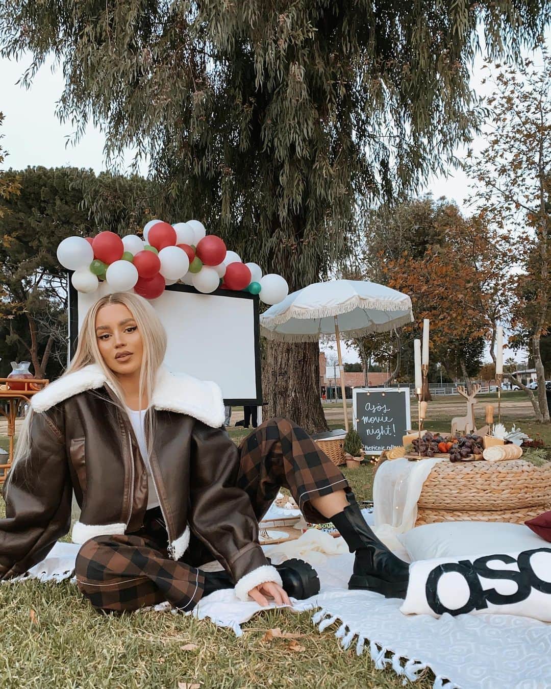 Val Mercadoのインスタグラム：「It’s the little things for me 🙏🏽🖤✨ thank you @asos for such a cute movie night. Full fit from @asos」