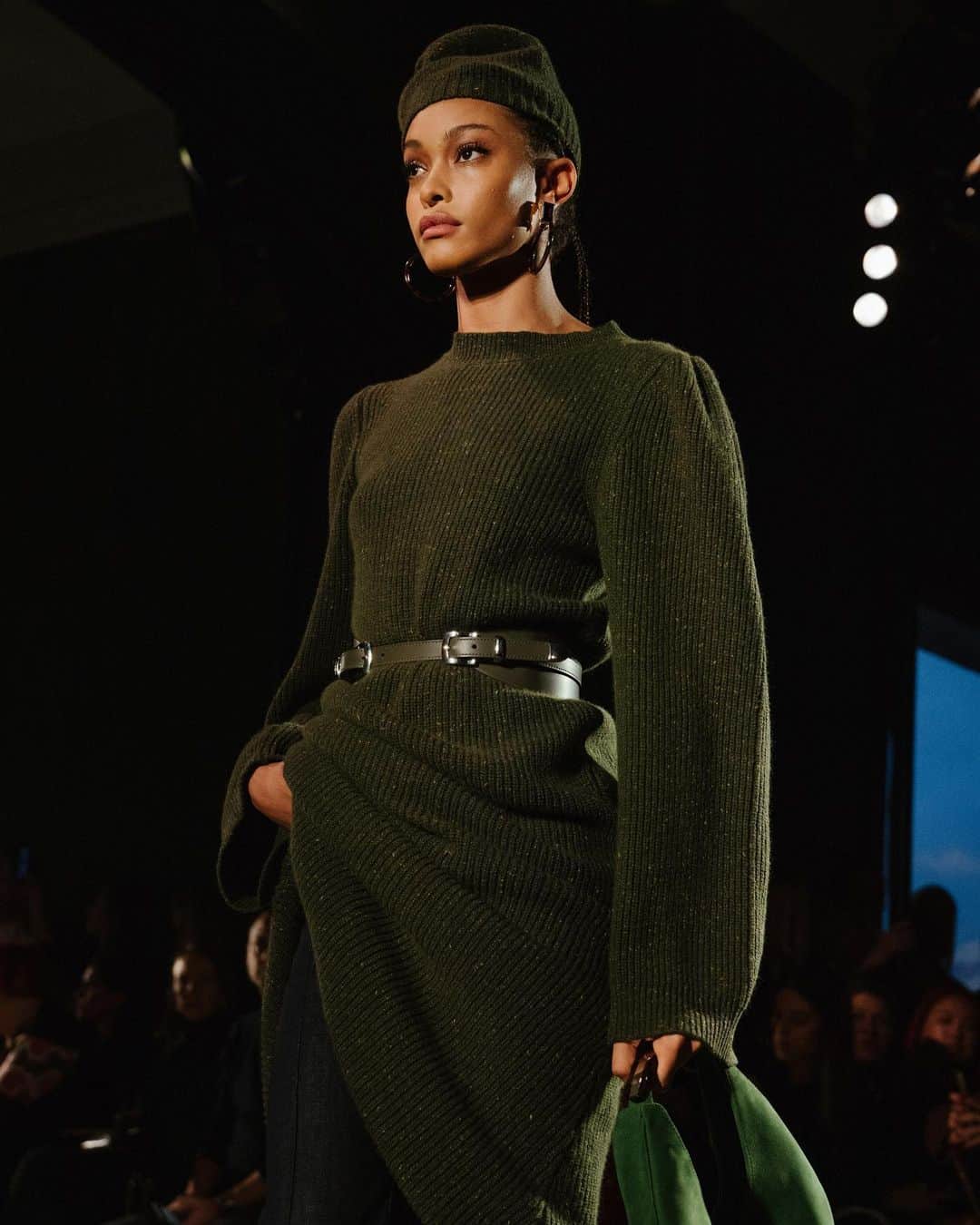 Fashion Weekのインスタグラム：「Catwalk cozy at @brandonmaxwell 💚 View the designer's Spring 2021 collection tonight live on Instagram at 8pm EST. Photo by @johannasiring for @nyfw Feb. 2020.」