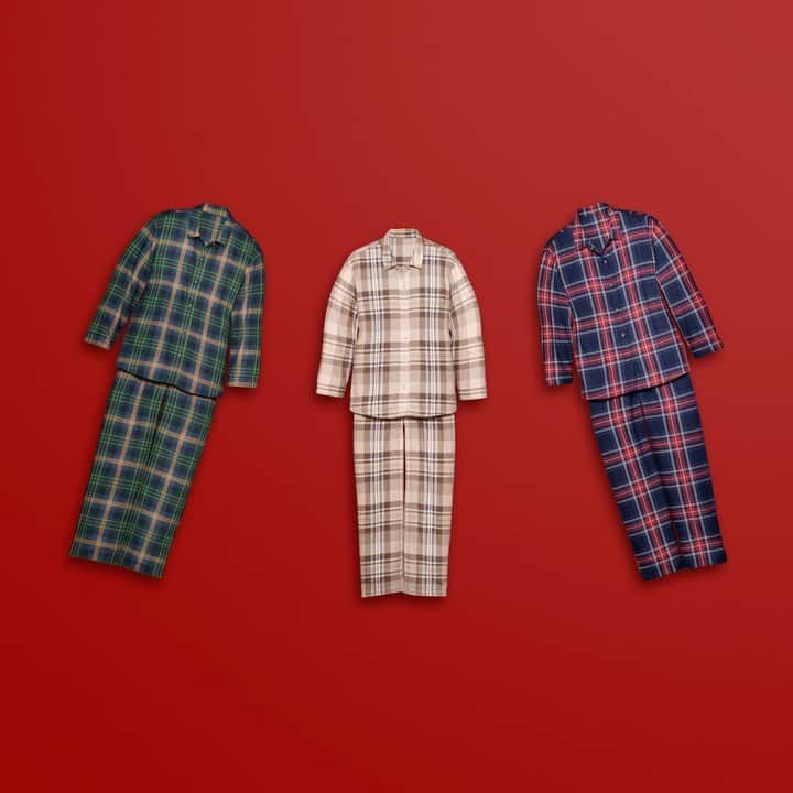 UNIQLO UKのインスタグラム：「Pyjamas + Christmas films = a perfect Sunday night  #GiftsWithHeart #LifeWear」
